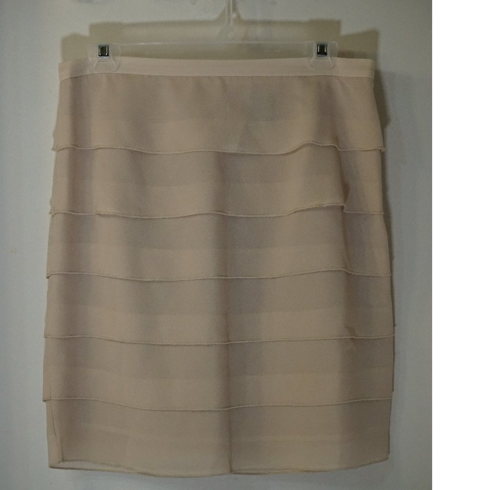 Tiered short skirt